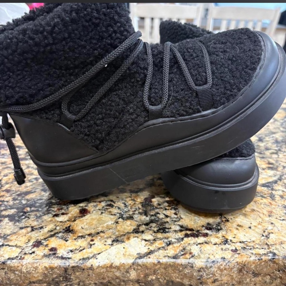 Dream Pairs Black Fuzzy Footwear
